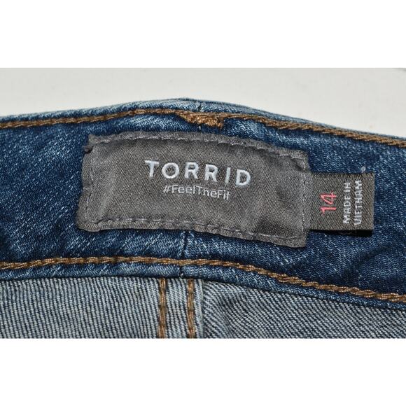 Torrid Shorts Size 14 Denim Cut-Offs Large Pockets Belt Loops Zipper Festival - Picture 6 of 6